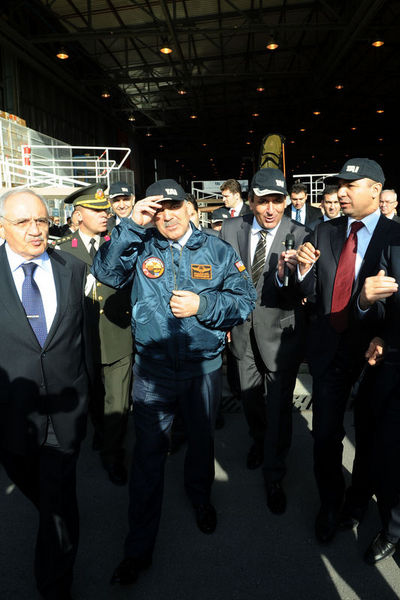 Cumhurbaşkanı Gül F-16 kokpitinde