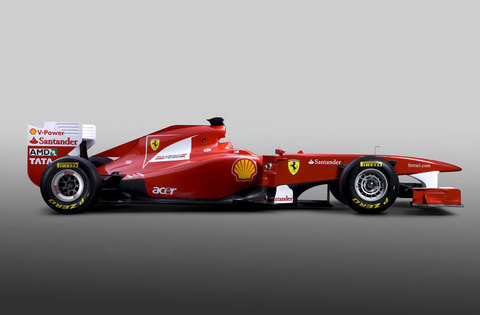 Ferrari yeni aracını tanıttı