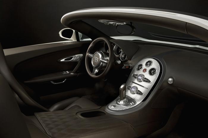 Bugatti yeni Veyron'u tanıttı