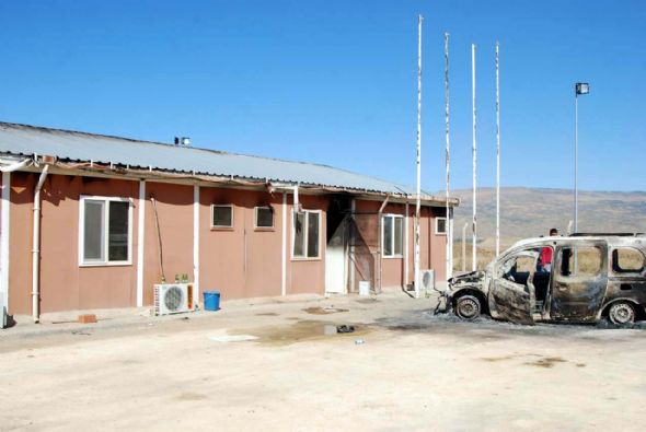 PKK’lılar havaalanı inşaatını bastı
