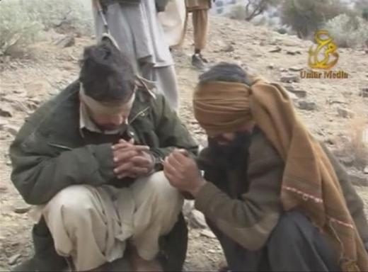 Taliban Pakistan askerlerini kurşuna dizdi
