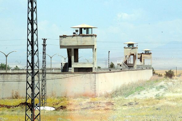 Cezaevi arazisinde Öcalan imzası 