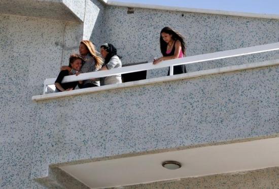 Sırrı Sakık'ın oğlu 5. kattaki evlerinin balkonundan atladı