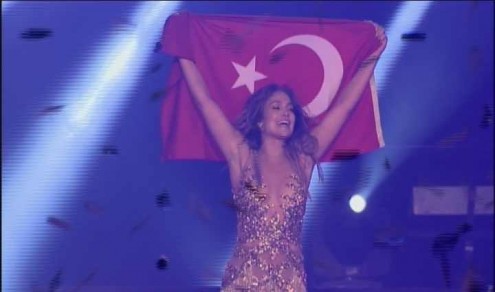 Jennifer Lopez Finali Türk Bayrağıyla yaptı