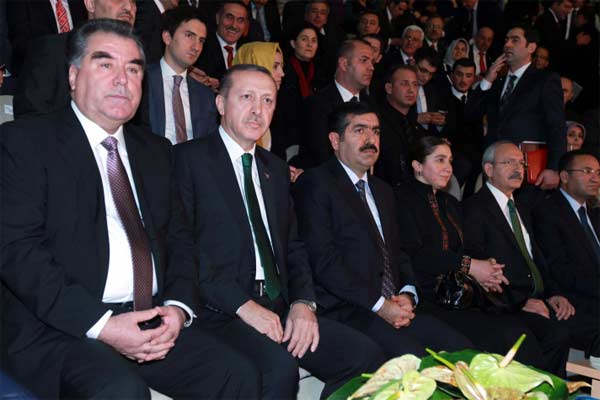 Erdoğan ve Kılıçdaroğlu tokalaşmadı!