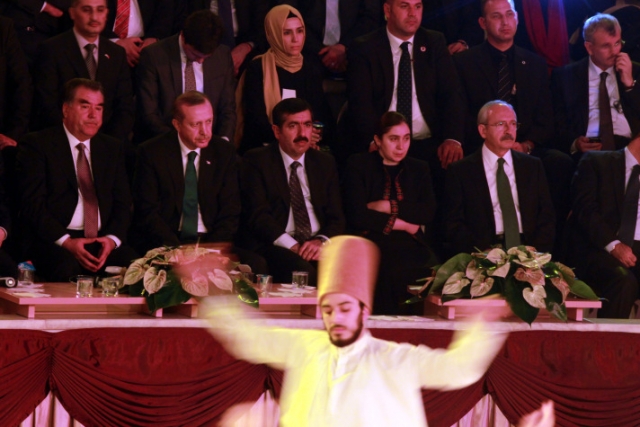 Erdoğan ve Kılıçdaroğlu tokalaşmadı!