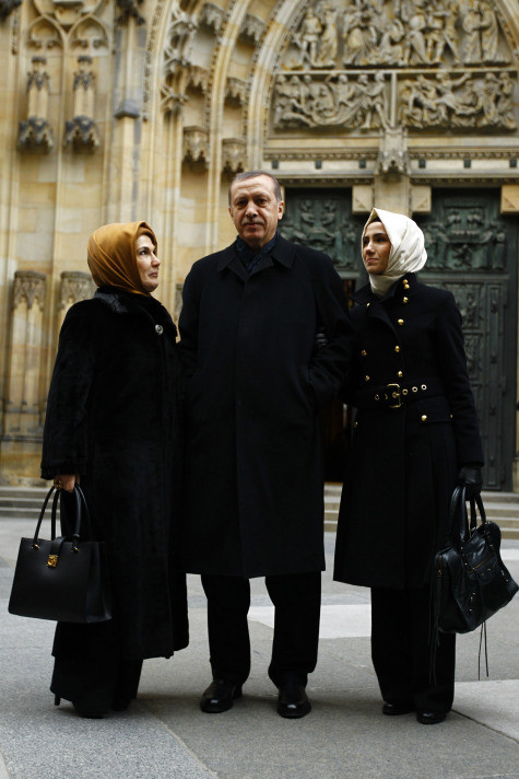 Erdoğan, resmi törenle karşılandı