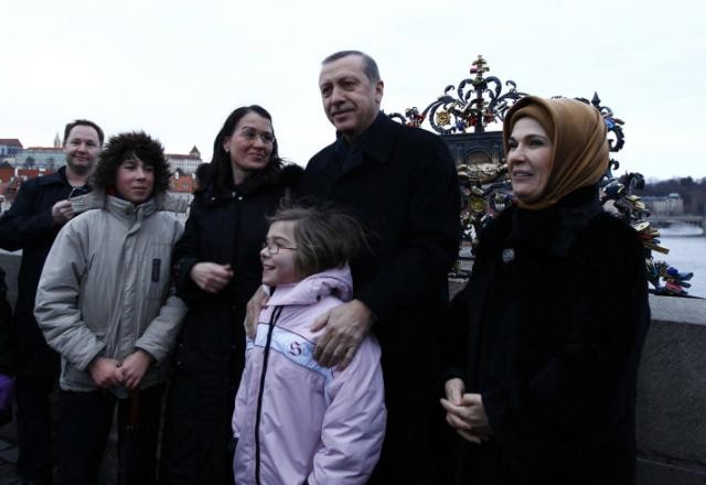 Erdoğan, resmi törenle karşılandı