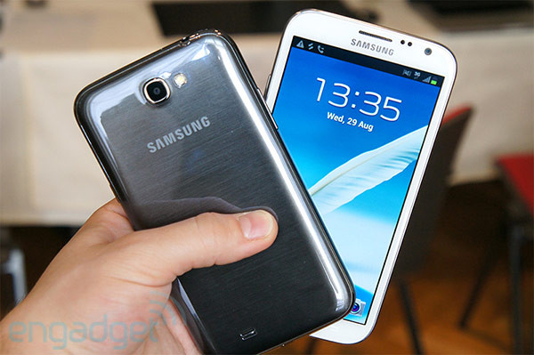 Sony Xperia Z ile Samsung Galaxy Note 2
