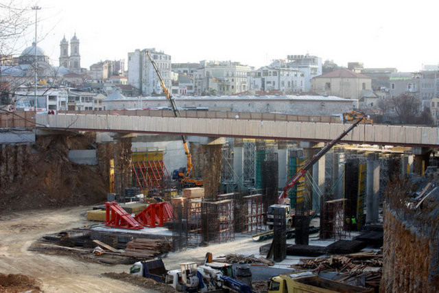 Taksim'in altında gizemli tüneller!