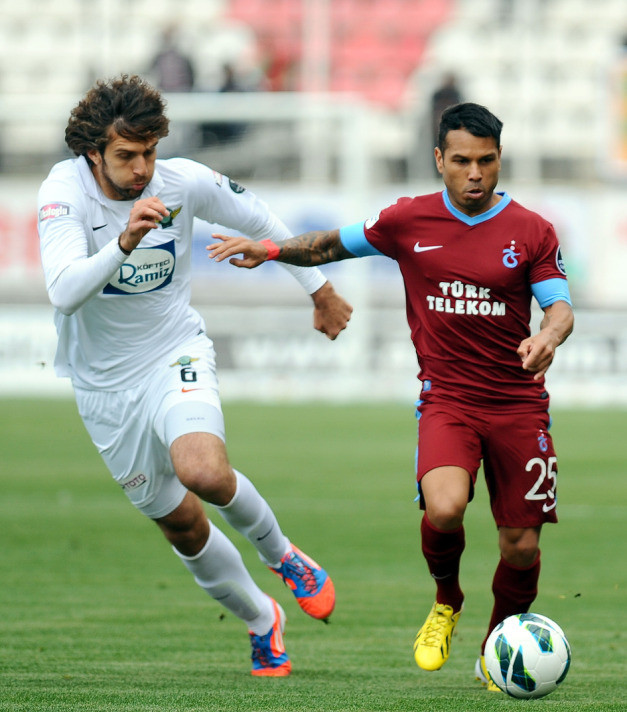 Trabzonspor, Akhisar deplasmanında kayıplarda