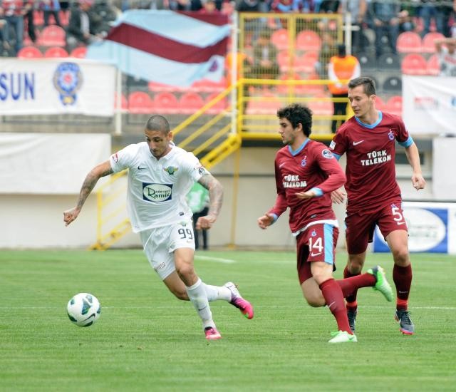 Trabzonspor, Akhisar deplasmanında kayıplarda
