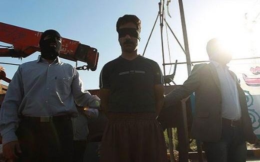 İran'da idamlık mahkum son anda kurtuldu