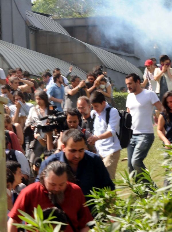 Gezi Parkına polis müdahalesi!