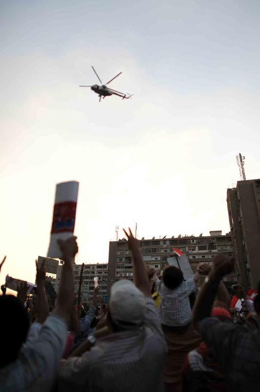 Mursi destekçilerinden ordunun darbesine protesto