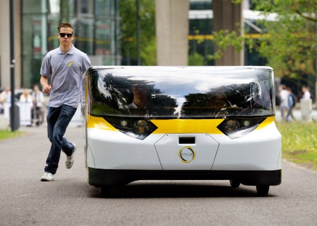 Dünyanın ilk güneş enerjili aile otomobili
