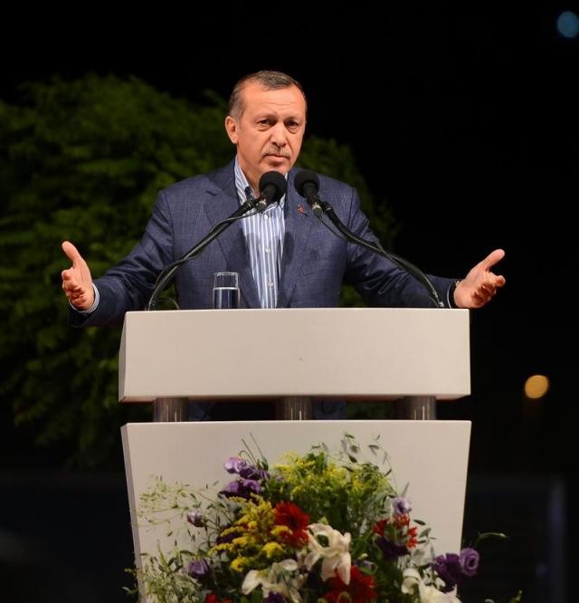 Başbakan Erdoğan, AK Parti'nin iftarına katıldı