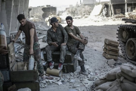 Rus ajansın objektifinden Esad'ın askerleri