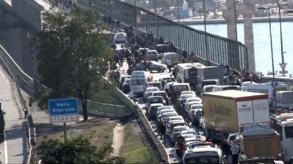 Haliç'teki kaza trafiği felç etti