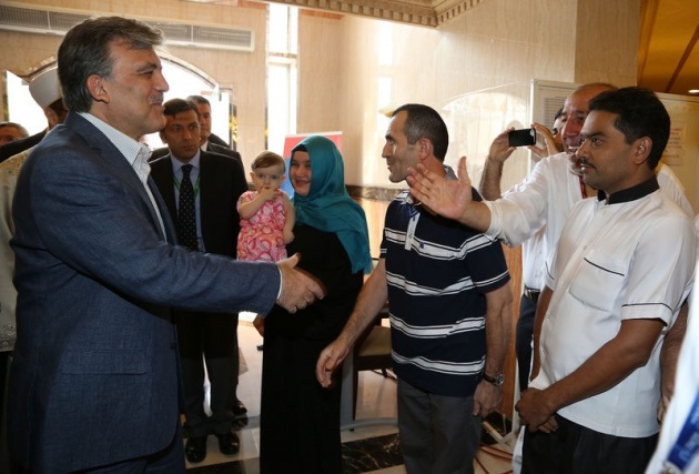 Abdullah Gül Türk hacılarla buluştu