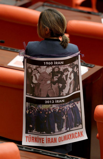 CHP'li Yılmaz'dan Mecliste 'duran kadın' eylemi