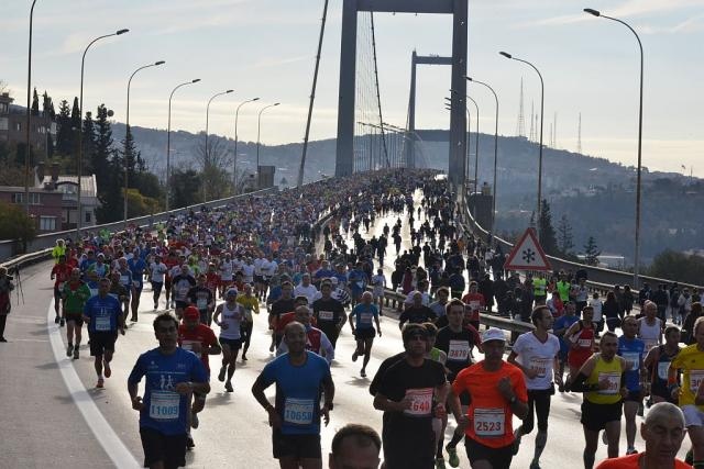 Maraton ve halk koşusuna yoğun ilgi