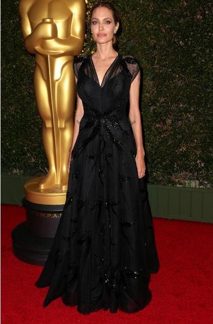 Angelina Jolie ikinci kez Oscar aldı