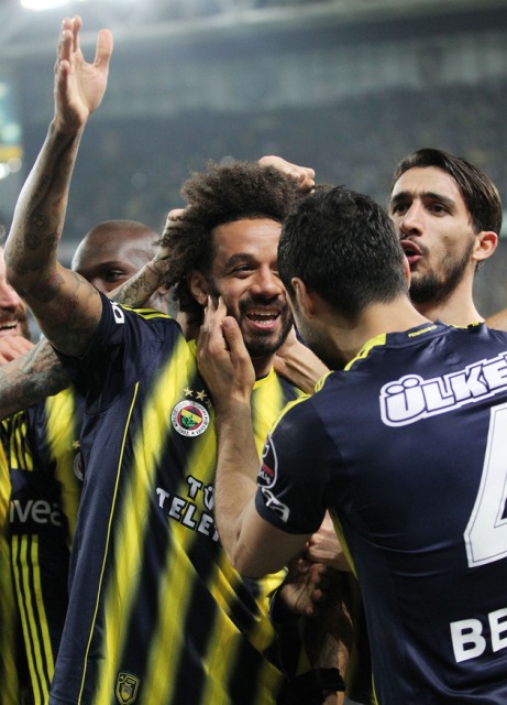 Fenerbahçe sarı-kırmızıyı görünce dayanamıyor