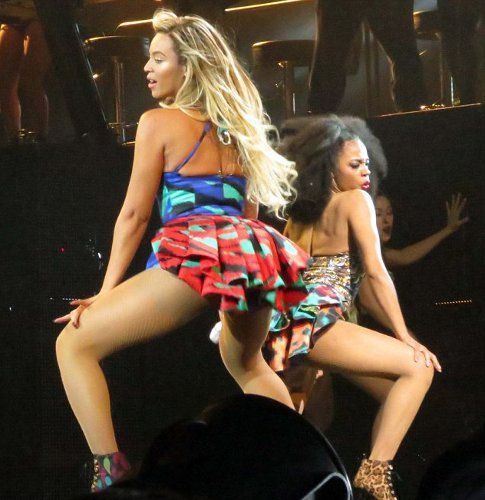 Beyonce'tan görsel şov