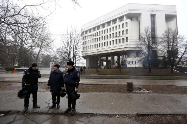 Kırım'da parlamento binası ele geçirildi
