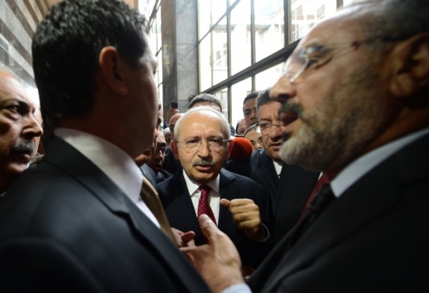 CHP Genel Başkanı Kılıçdaroğlu'na yumruklu saldırı