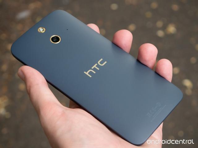 HTC One E8'e ilk bakış