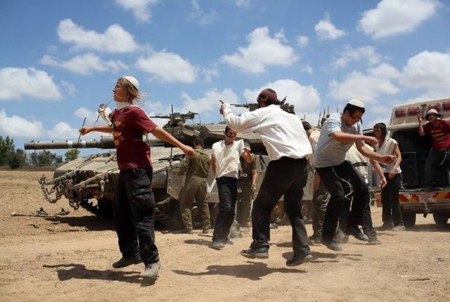 Gazze'de katliam! Sınırda katliam dansı