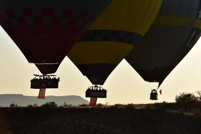 Balonlar Cumhuriyet Bayramı için havalandı