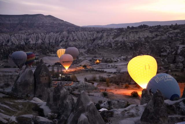 Kapadokya semaları balonlarla renkleniyor