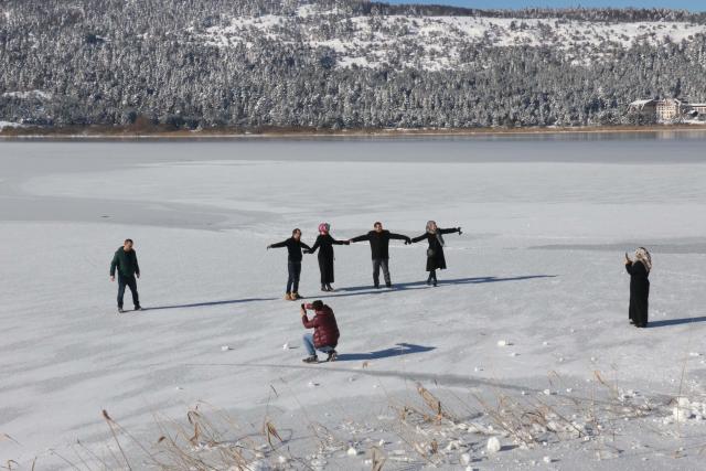 Gölcük ve Abant Gölü buz tuttu
