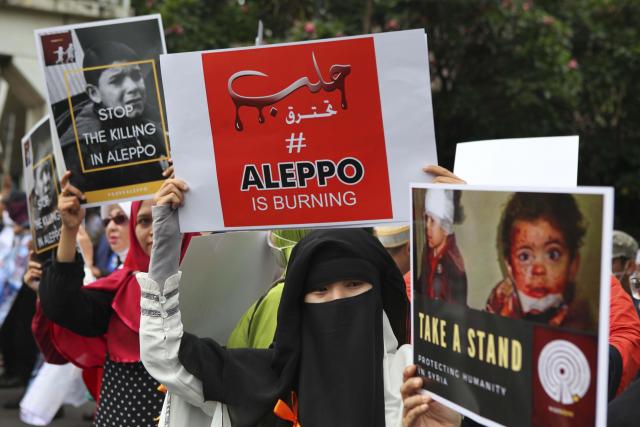 Endonezya'da Halep'e destek gösterisi
