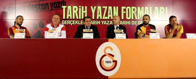 Galatasaray Retro Formalarını tanıttı