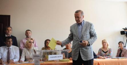 Erdoğan oy kullandı