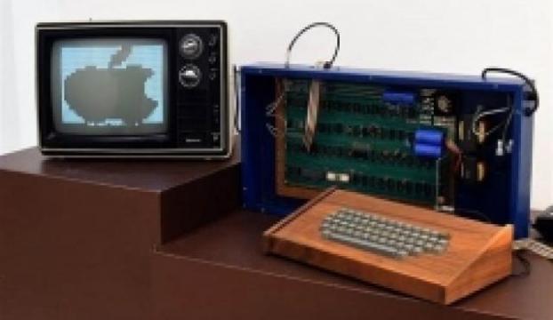 Apple-1 bilgisayar bir kez daha rekor fiyata satıldı