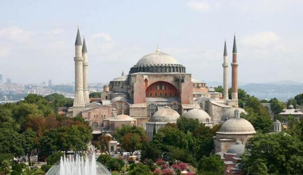 İstanbul Valisi Yerlikaya, Ayasofya Camisindeki açılış hazırlıklarına ilişkin açıklama yaptı: