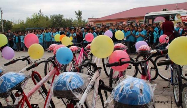 Diyarbakırda 100 çocuğa bisiklet