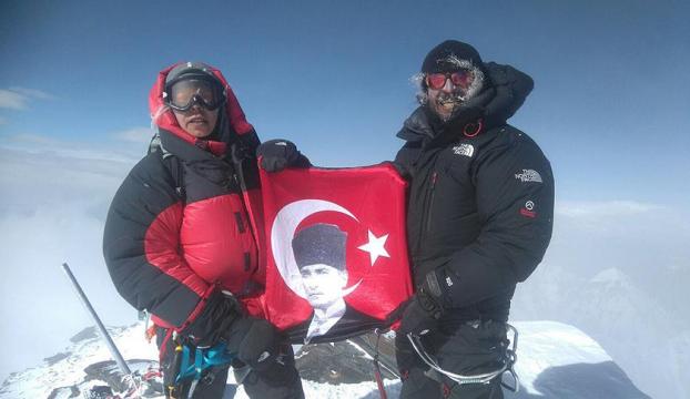 Türk dağcılar ilklere imza atıyor