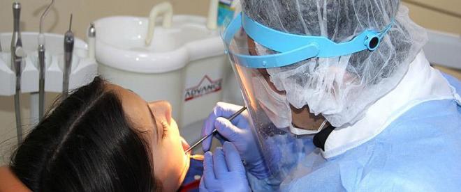 Hindistan'da bir çocuğun alt çenesinden 526 diş çıktı