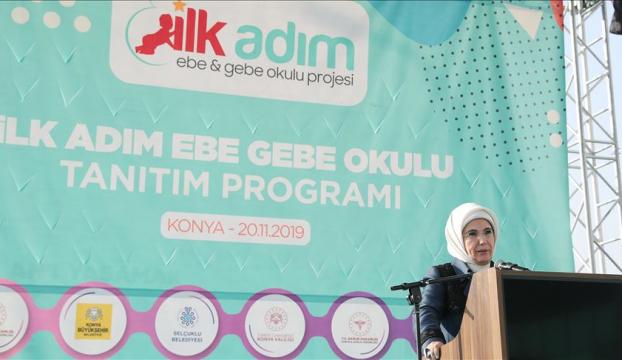 Emine Erdoğan, İlk Adım Ebe Gebe Okulu tanıtımına katıldı