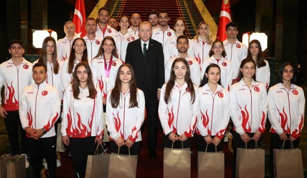 Cumhurbaşkanı Erdoğandan şampiyonalarda madalya alan cimnastikçilerle ilgili paylaşım