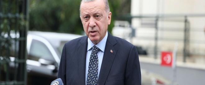 Cumhurbaşkanı Erdoğan, cuma namazını Dolmabahçe Bezm-i Alem Valide Sultan Camisinde kıldı