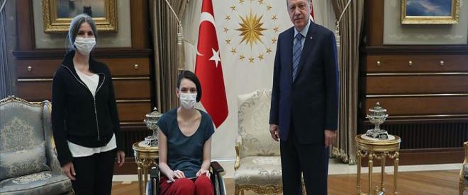 Cumhurbaşkanı Erdoğan, milli voleybolcu Meltem Çetini kabul etti