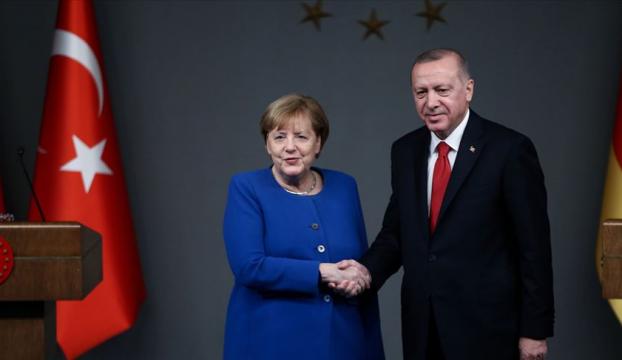 Cumhurbaşkanı Erdoğan Almanya Başbakanı Merkel ile telefonda görüştü