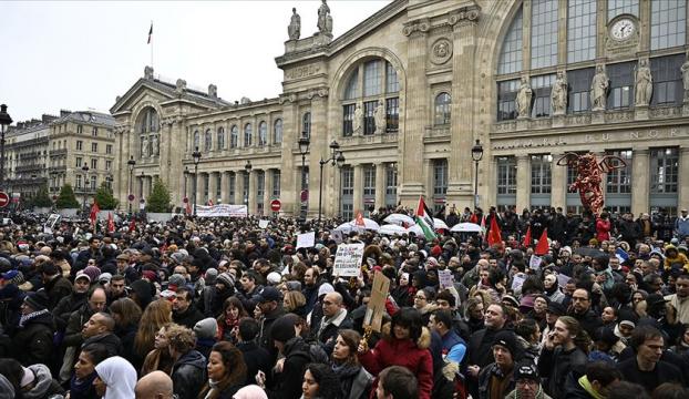 Fransız siyaseti İslamofobiden İslam ve Müslüman karşıtlığına evriliyor